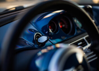 Aký je rozdiel medzi autoalarmom s GSM a bez GSM modulu